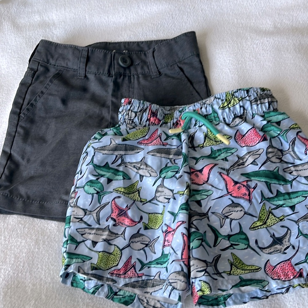 Lot of boys gray shorts and sharks/ sting rays swim trunks, size 2T Cat & Jack